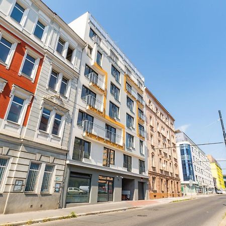 Brand New Two Room Apartment #26 With Free Secure Parking Close To Center Praha Eksteriør bilde