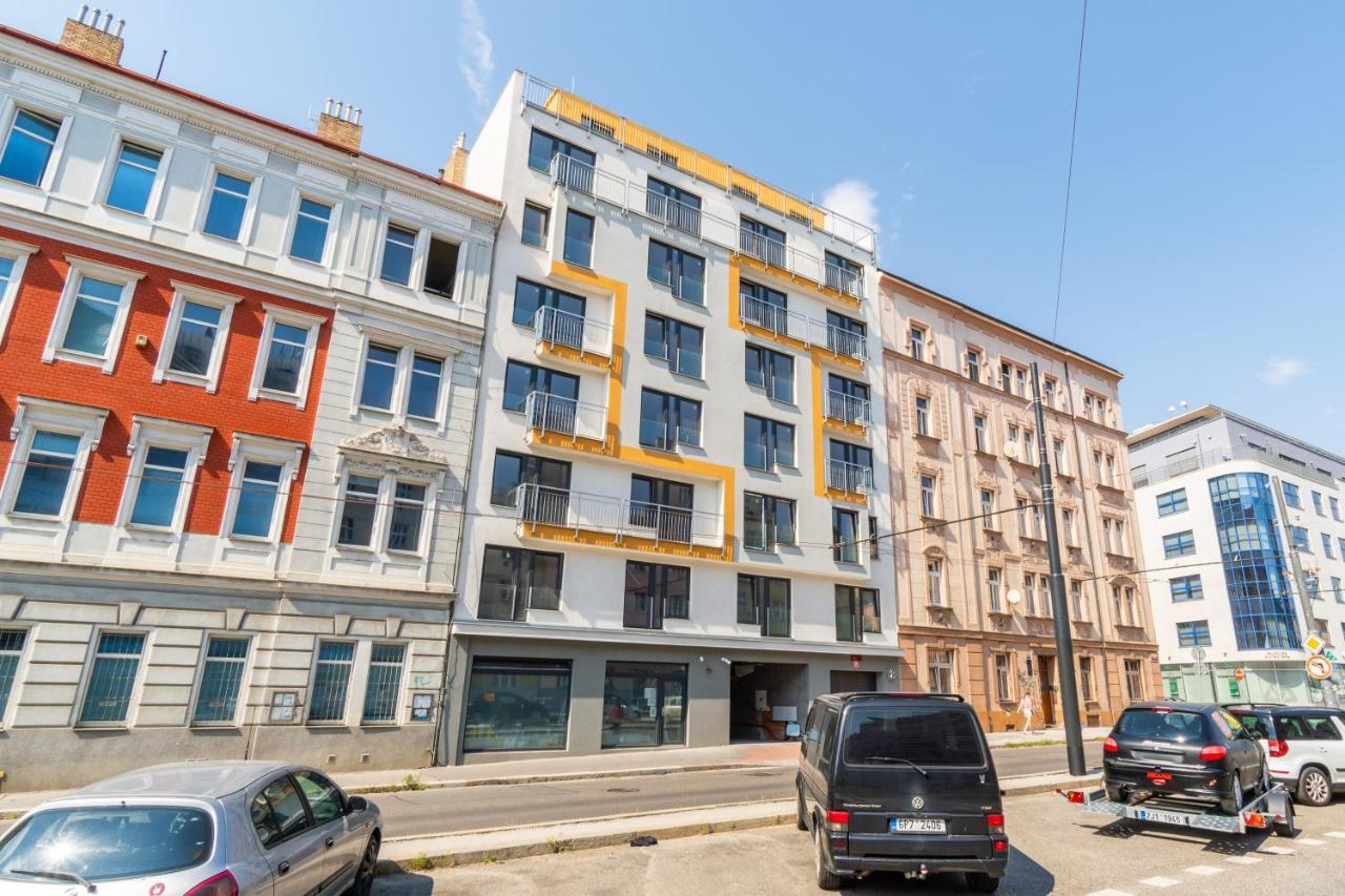 Brand New Two Room Apartment #26 With Free Secure Parking Close To Center Praha Eksteriør bilde
