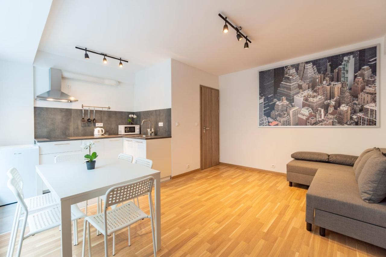 Brand New Two Room Apartment #26 With Free Secure Parking Close To Center Praha Eksteriør bilde