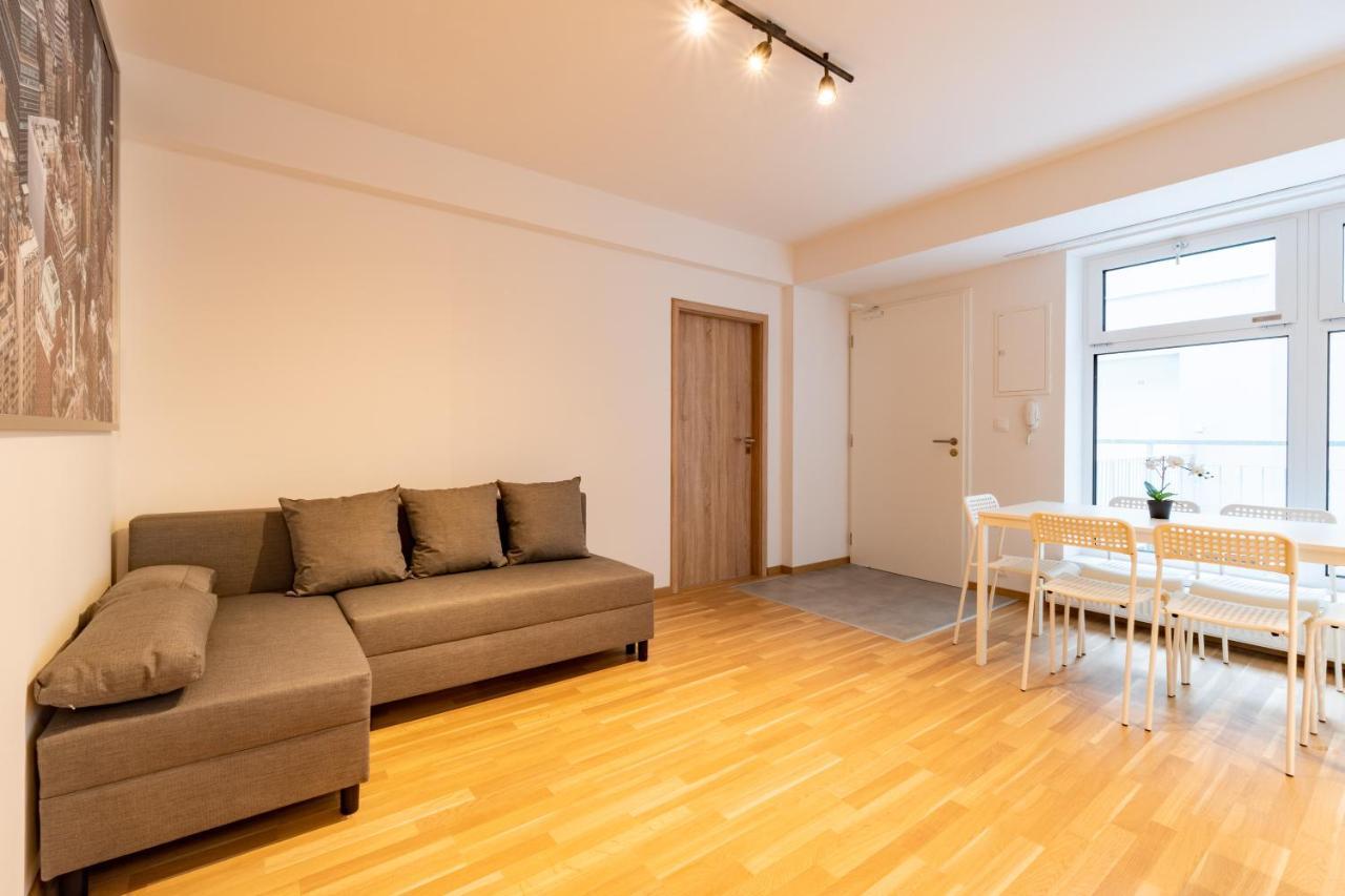 Brand New Two Room Apartment #26 With Free Secure Parking Close To Center Praha Eksteriør bilde