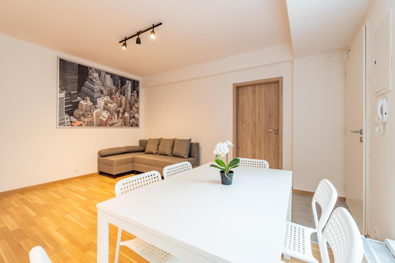 Brand New Two Room Apartment #26 With Free Secure Parking Close To Center Praha Eksteriør bilde