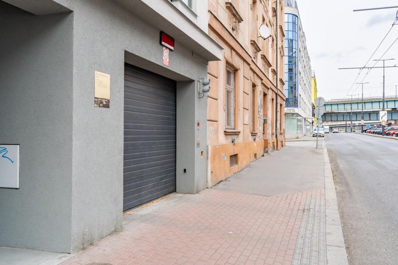Brand New Two Room Apartment #26 With Free Secure Parking Close To Center Praha Eksteriør bilde