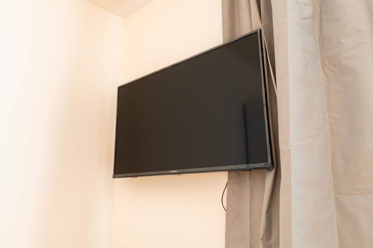 Brand New Two Room Apartment #26 With Free Secure Parking Close To Center Praha Eksteriør bilde